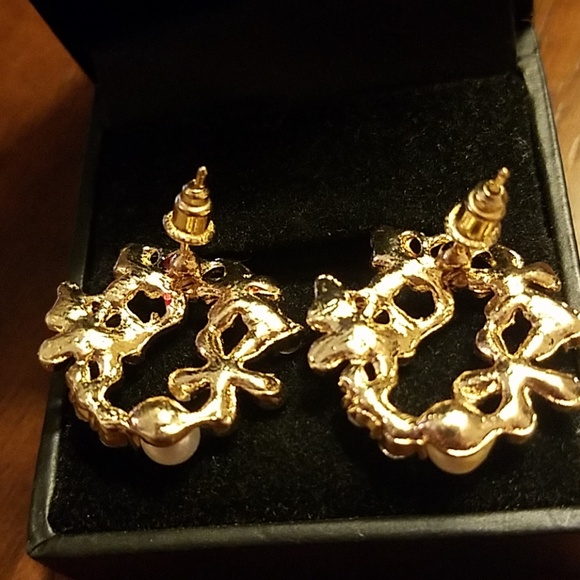 NWT D'Bello Red with Gold-tone Earrings - Picture 3 of 4